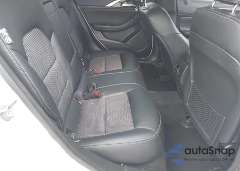 2018 Infiniti Qx30 Luxe z USA, uszkodzony, nr VIN SJKCH5CP0JA005056